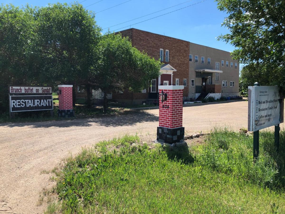 Heritage Place Hotel Gravelbourg Екстер'єр фото