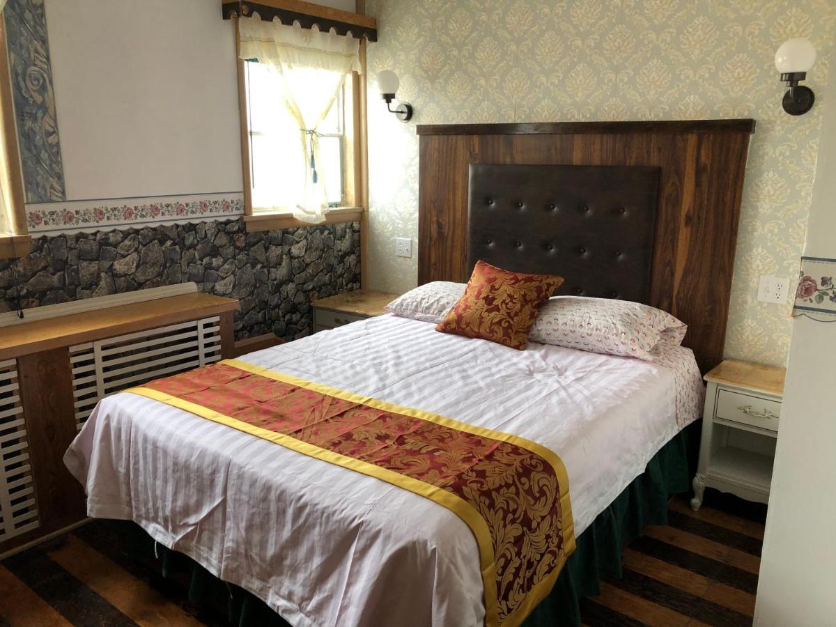 Heritage Place Hotel Gravelbourg Екстер'єр фото