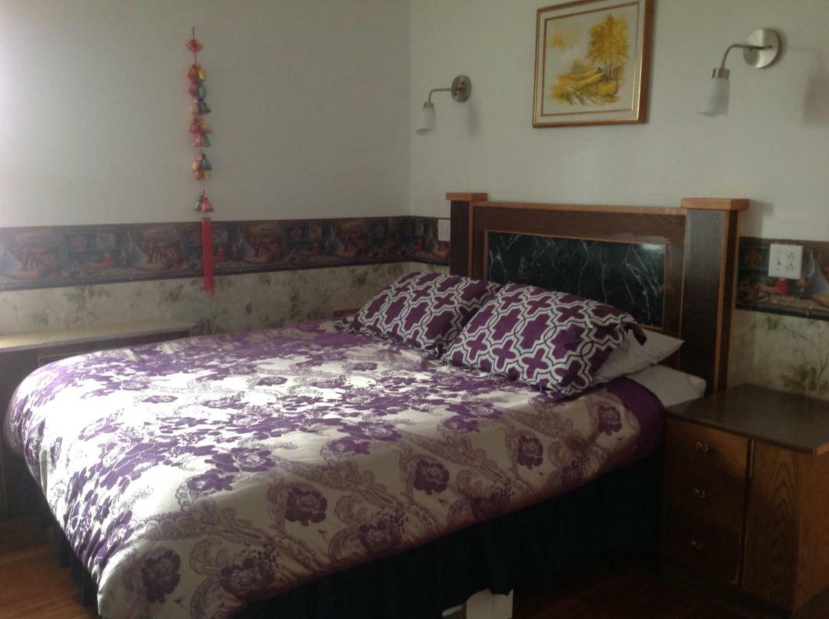 Heritage Place Hotel Gravelbourg Екстер'єр фото