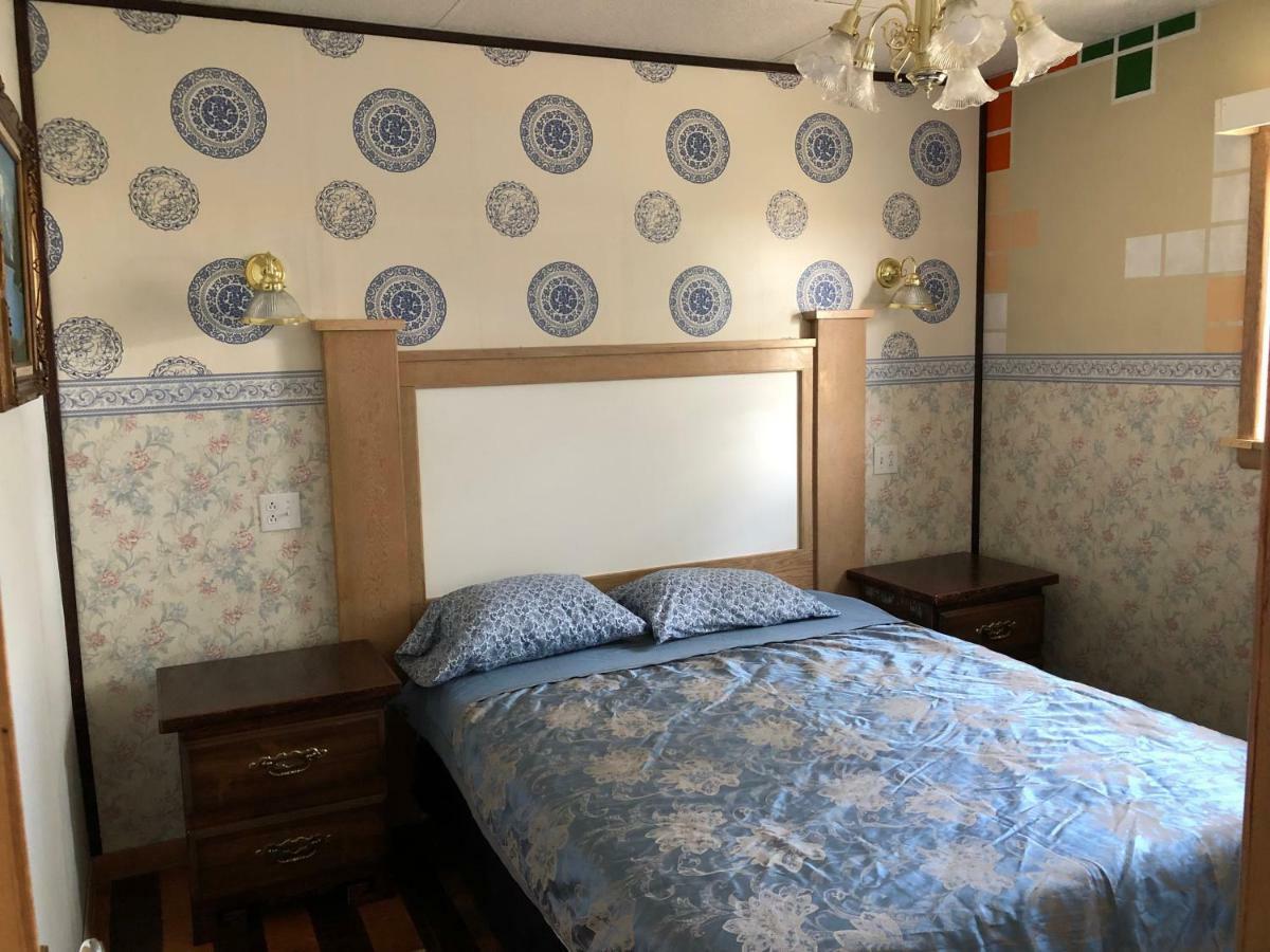 Heritage Place Hotel Gravelbourg Екстер'єр фото